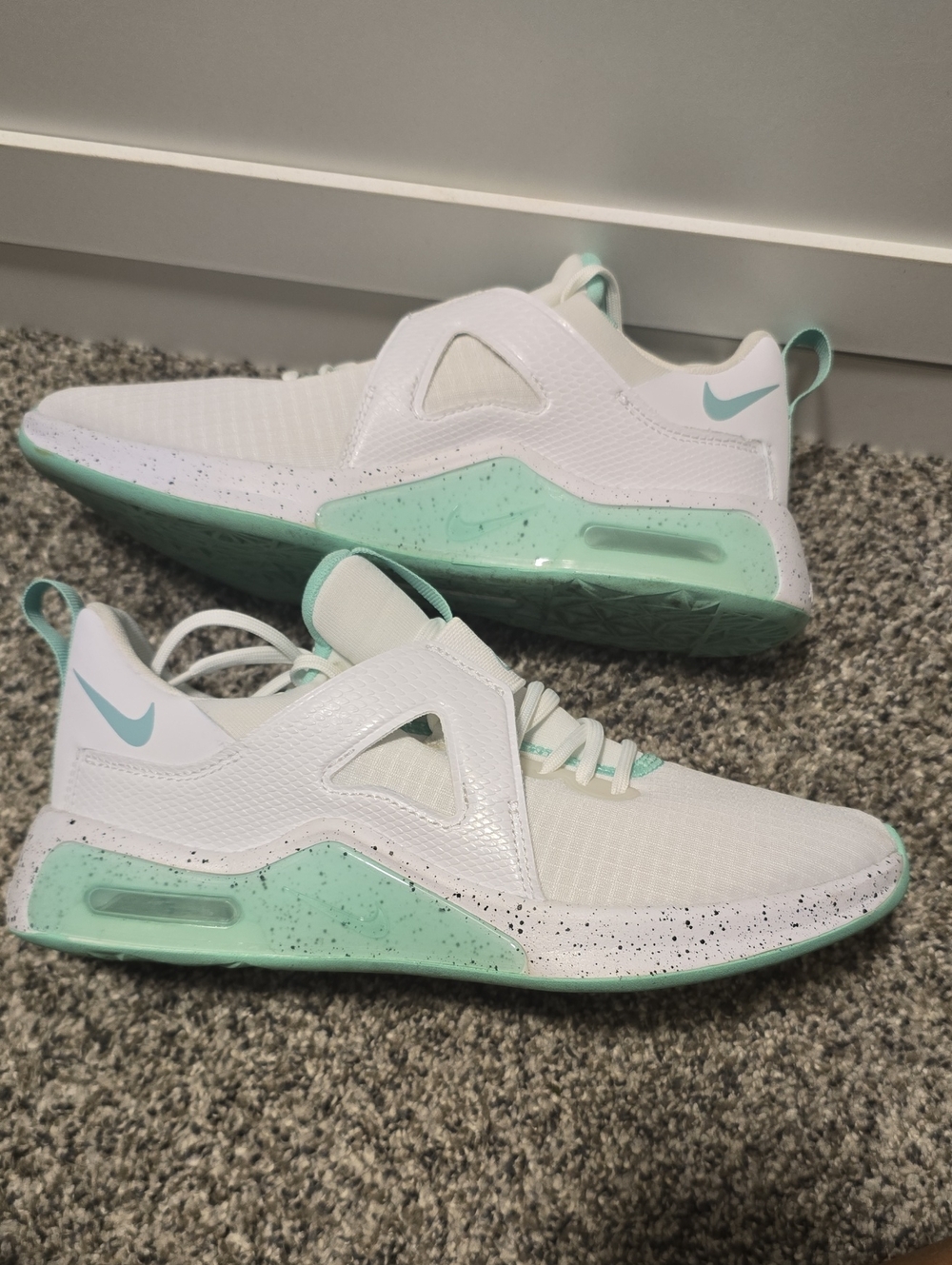 Nike Women White & Mint Green Athletic Sneakers
